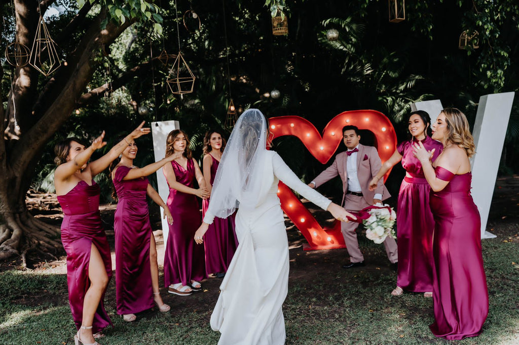 Vestidos de Damas en Grupo